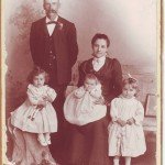 Gesin: Pa Wynand, Ma Anna, Irene, Betsie, Anna